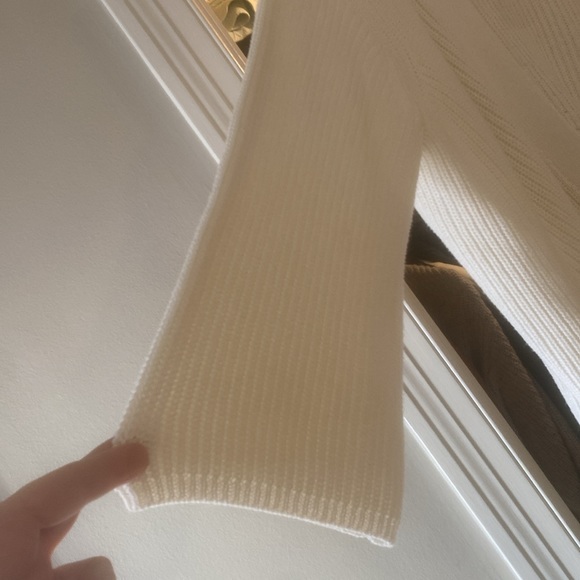 Kinross, medium off white sweater, open - Picture 4 of 5